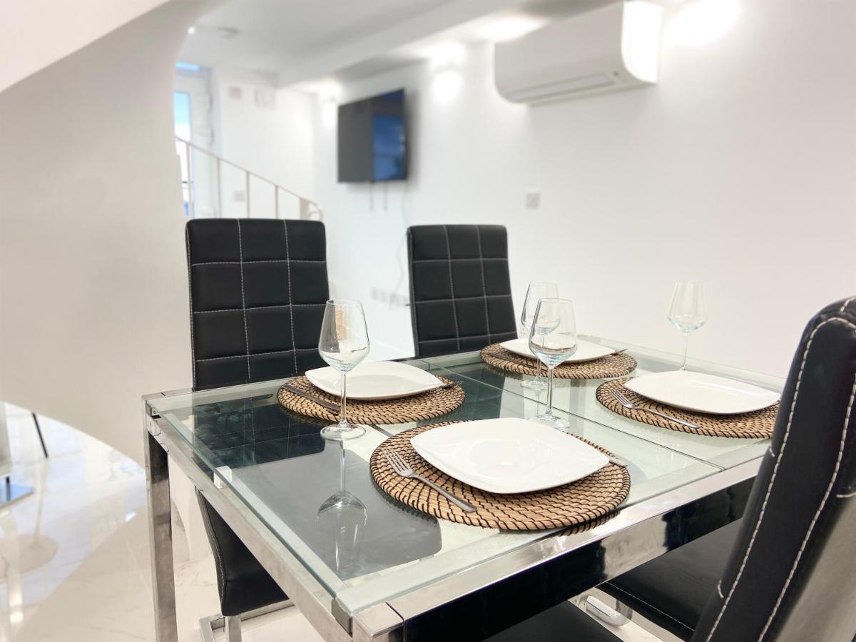 Unique Waterfront Duplex On The Mediterranean - Caleta, Catalan Bay Gibraltar Exteriör bild