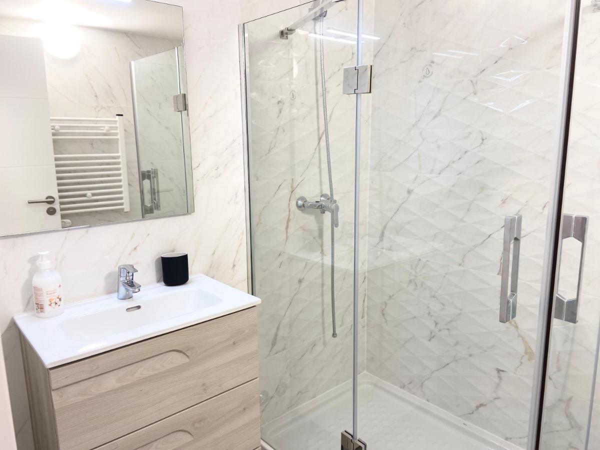 Unique Waterfront Duplex On The Mediterranean - Caleta, Catalan Bay Gibraltar Exteriör bild