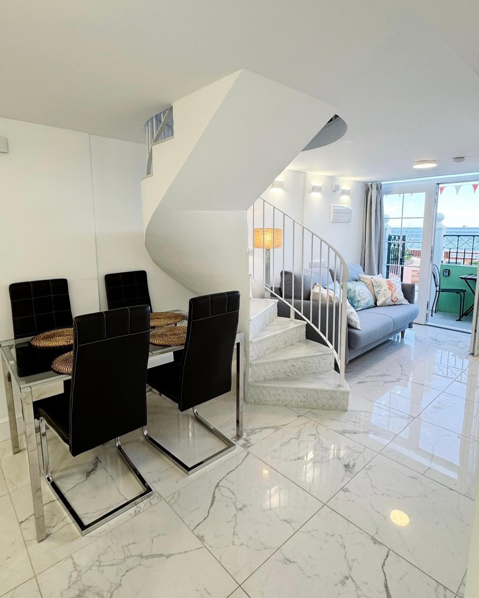 Unique Waterfront Duplex On The Mediterranean - Caleta, Catalan Bay Gibraltar Exteriör bild